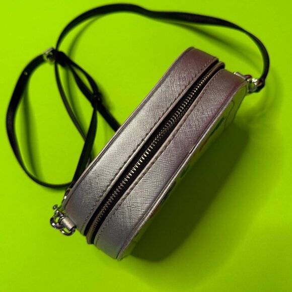 ✨ Marc Jacobs Silver Rainbow Unique Logo Crossbody Bag ✨ - Picture 5 of 12